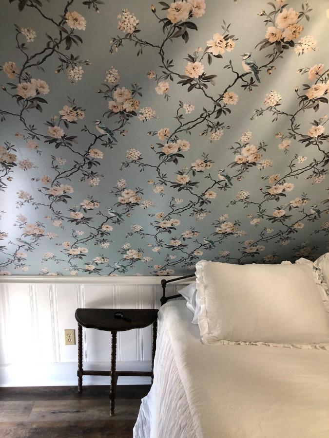 Bed and Breakfast The Victorian On Main Fairfield Экстерьер фото