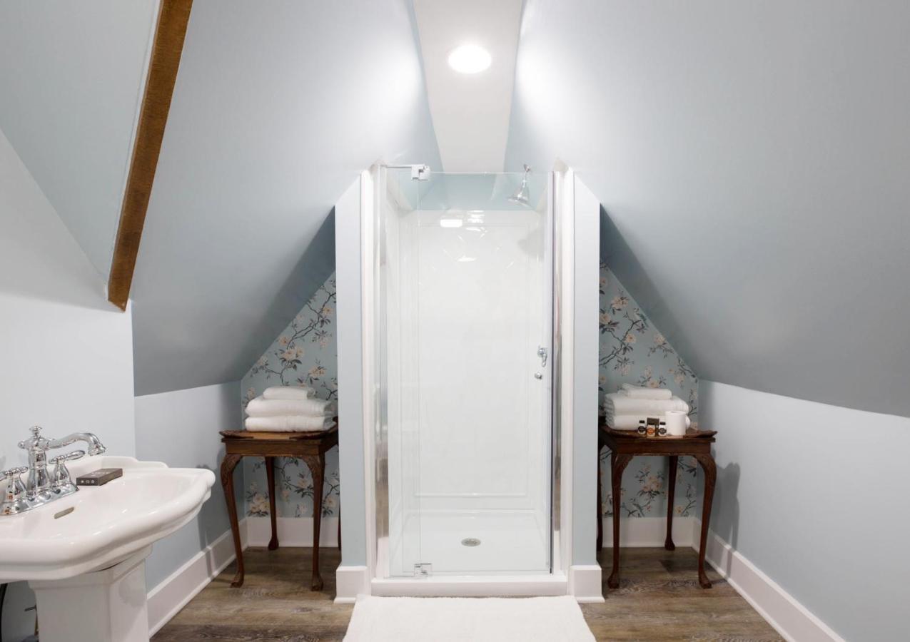 Bed and Breakfast The Victorian On Main Fairfield Экстерьер фото